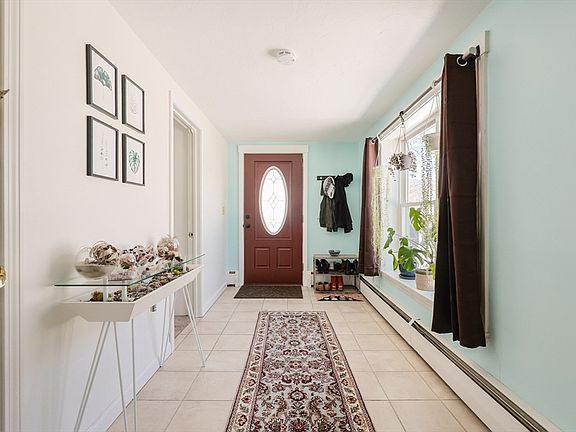 2nd image of 35 Waterman Rd