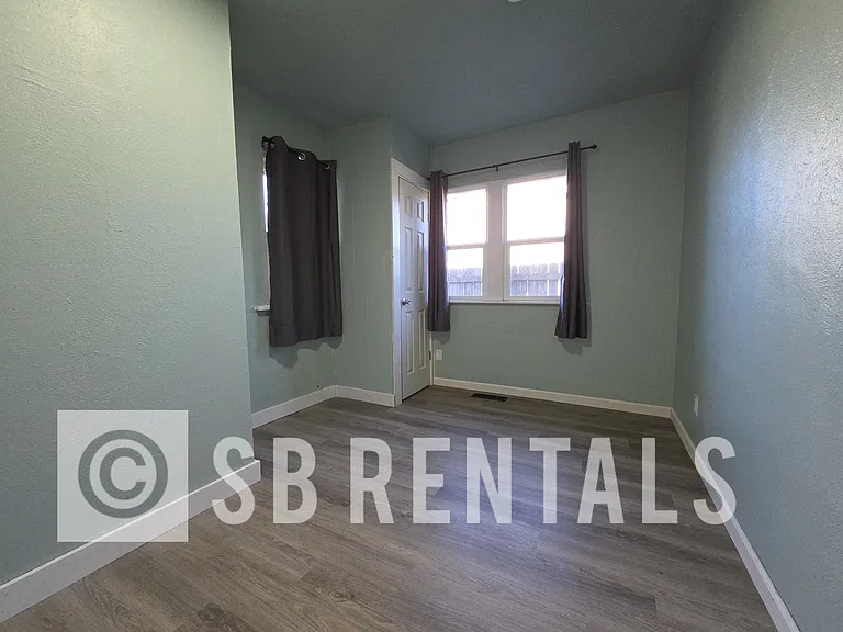 1615 Medora St — Photo 4