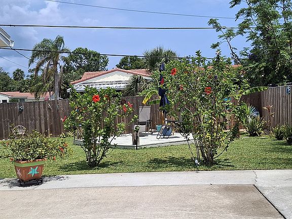 3rd image of 39 Benjamin Dr