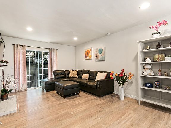 3rd image of 4754 N Vincent Ave APT F