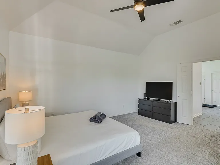 5604 Hill Haven Ct — Photo 13