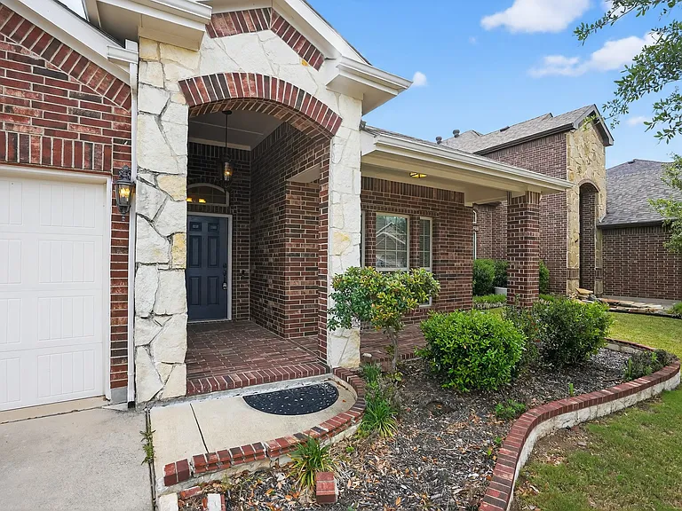 13060 Palancar Dr — Photo 2