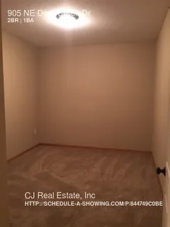 905 NE Deer Creek Dr — Photo 3