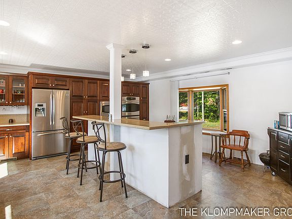 5th image of 2544 Woodland Lake Dr