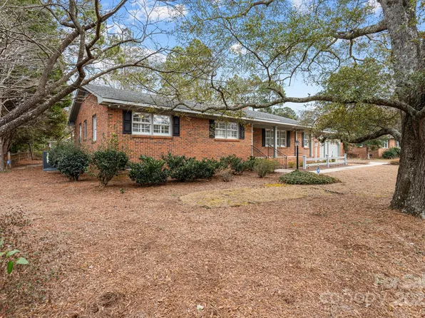 702 Highland Dr, Laurinburg, NC 28352