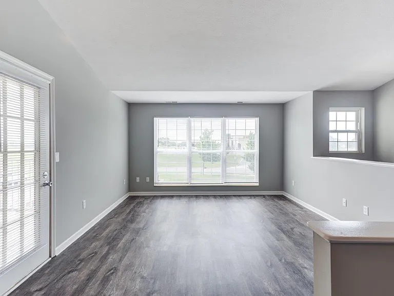 Lake Pointe Apartment Homes — Photo 6