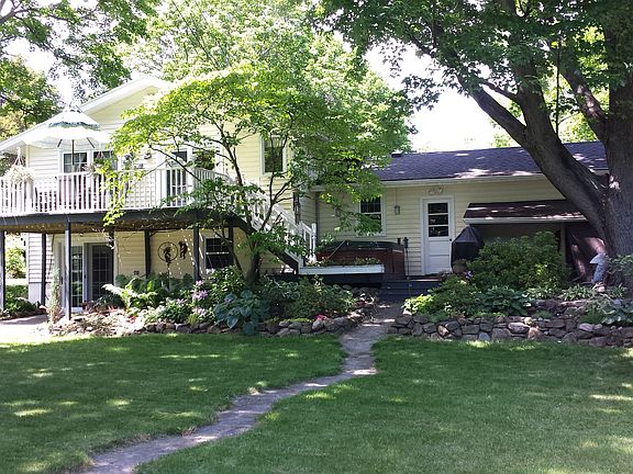 3rd image of 101 Holley Brook Dr