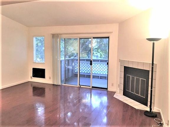 2nd image of 1591 Four Oaks Cir