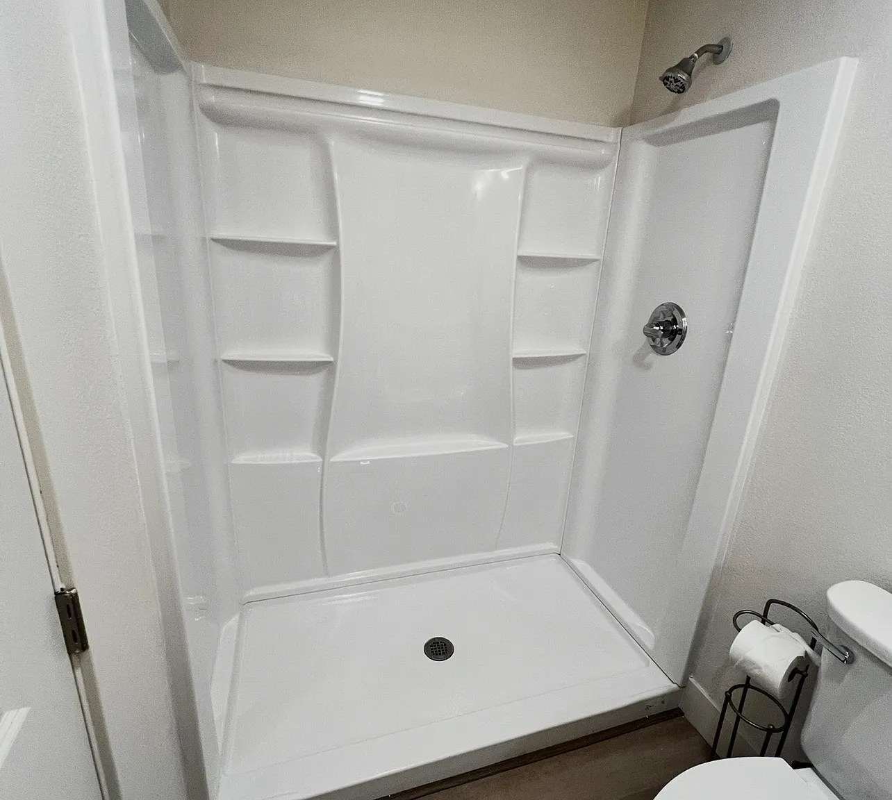 4 bed, 1400 sqft, $3,900 — Photo 4