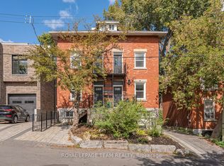 Green Ave #447, Ottawa, ON K1M1L1