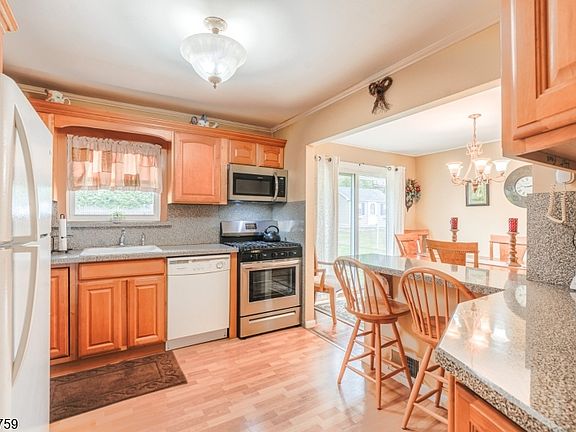 4th image of 17 Cole Rd