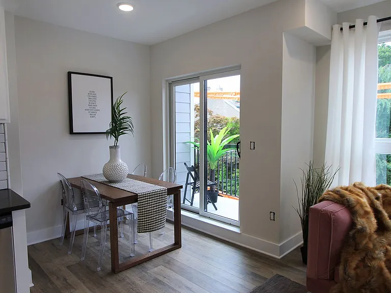 East Main Manayunk Apartments — Photo 30