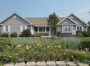 352 Still Water Ct, Dousman, WI 53118