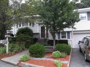 33 Acropolis Rd, Lowell, MA 01854