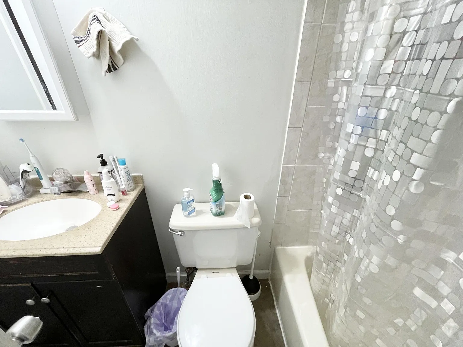 2 bed, 9999 sqft, $3,850 — Photo 2