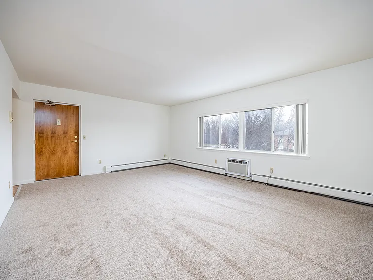 Clintwood Apartments — Photo 43