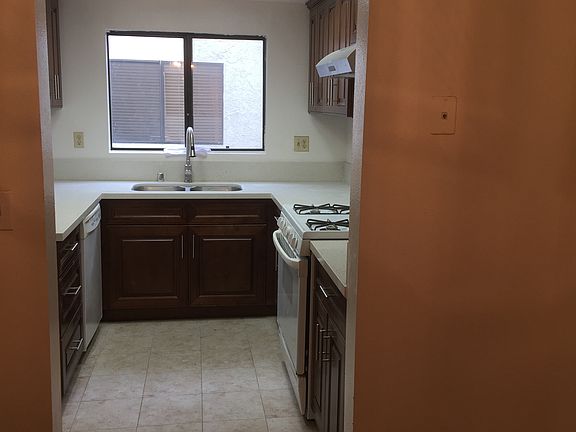 4th image of 304 N Stoneman Ave APT B