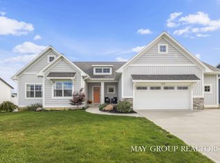 7346 Yellowstone Dr, Hudsonville, MI 49426
