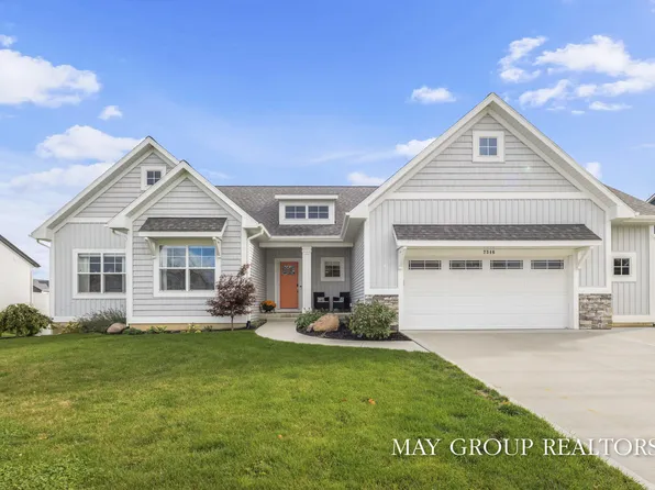 7346 Yellowstone Dr, Hudsonville, MI 49426