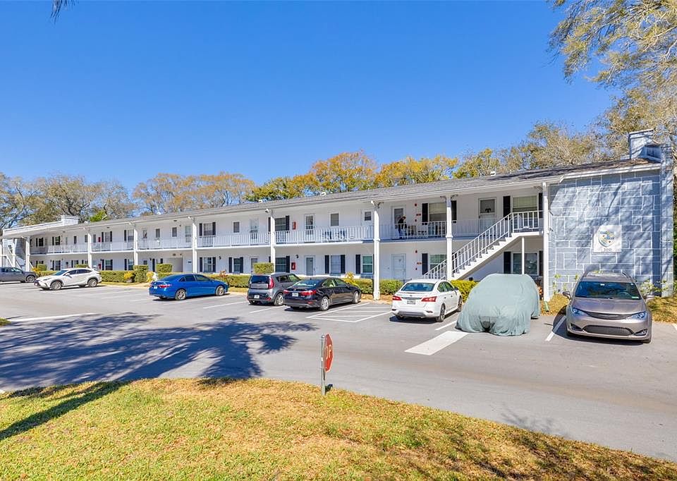 1st image of 300 GLENNES LANE #205