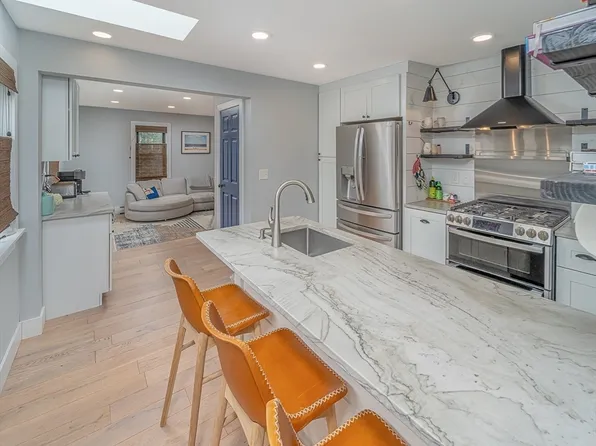 19 Jefferson St, Newburyport, MA 01950