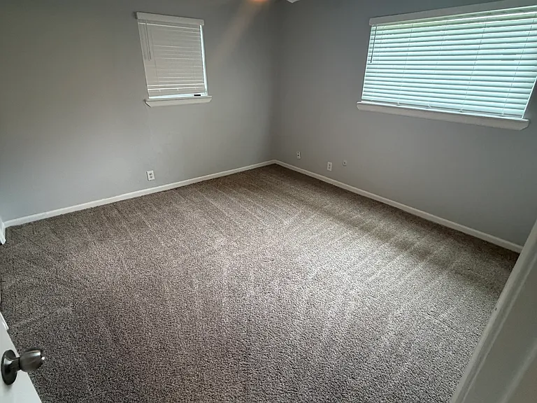 106 E Sunrise Dr — Photo 6