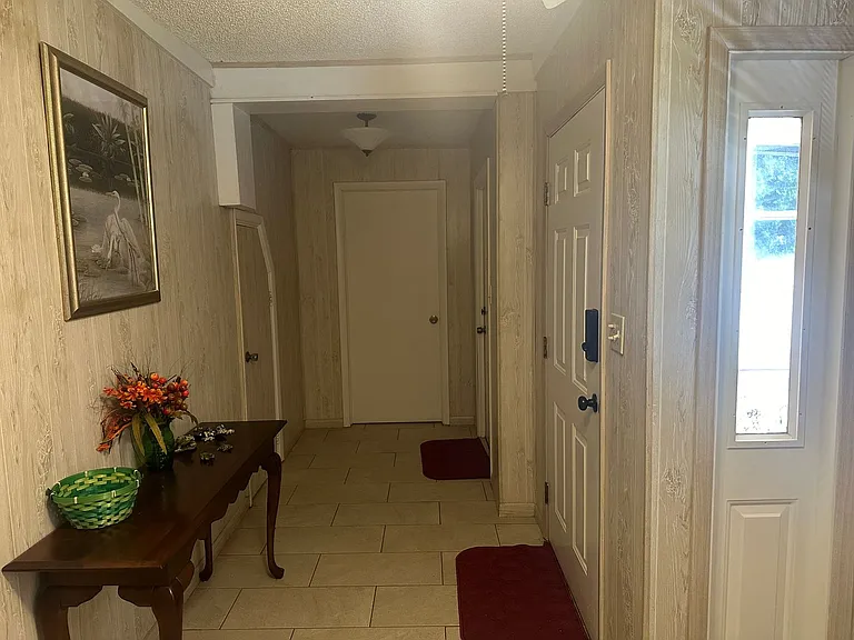 1155 Shady Cove Rd E — Photo 10