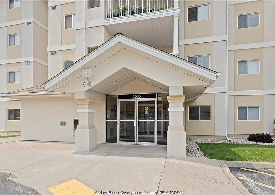1535 Grand Marais Rd W #301