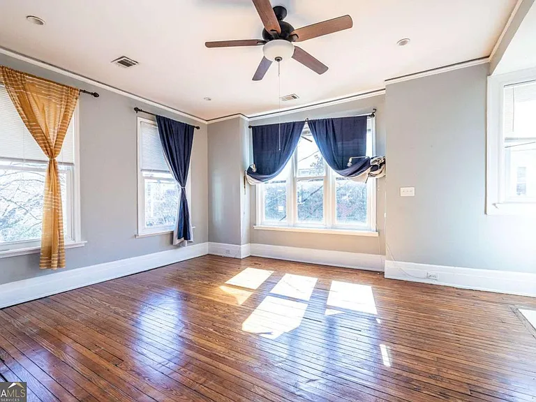 692 Myrtle St NE — Photo 56