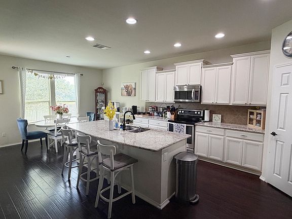 4th image of 1325 Canopy Creek Way