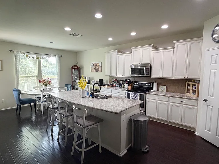1325 Canopy Creek Way — Photo 4