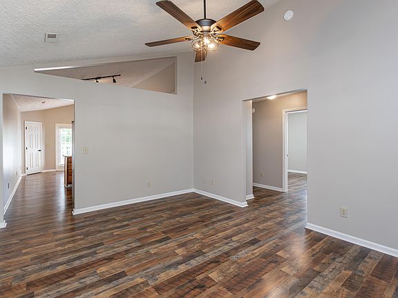 3rd image of 229 Black Water Ln