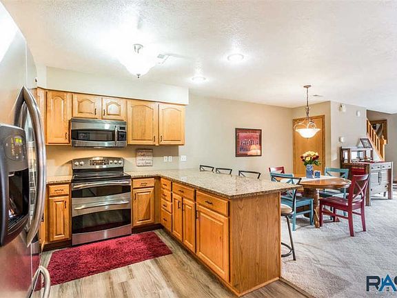 1907 S Sertoma Ave, Sioux Falls, SD 57106 | MLS #22006622 ...
