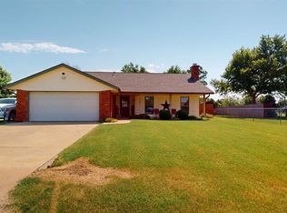 84 Deerfield Rd, Lawton, OK 73507