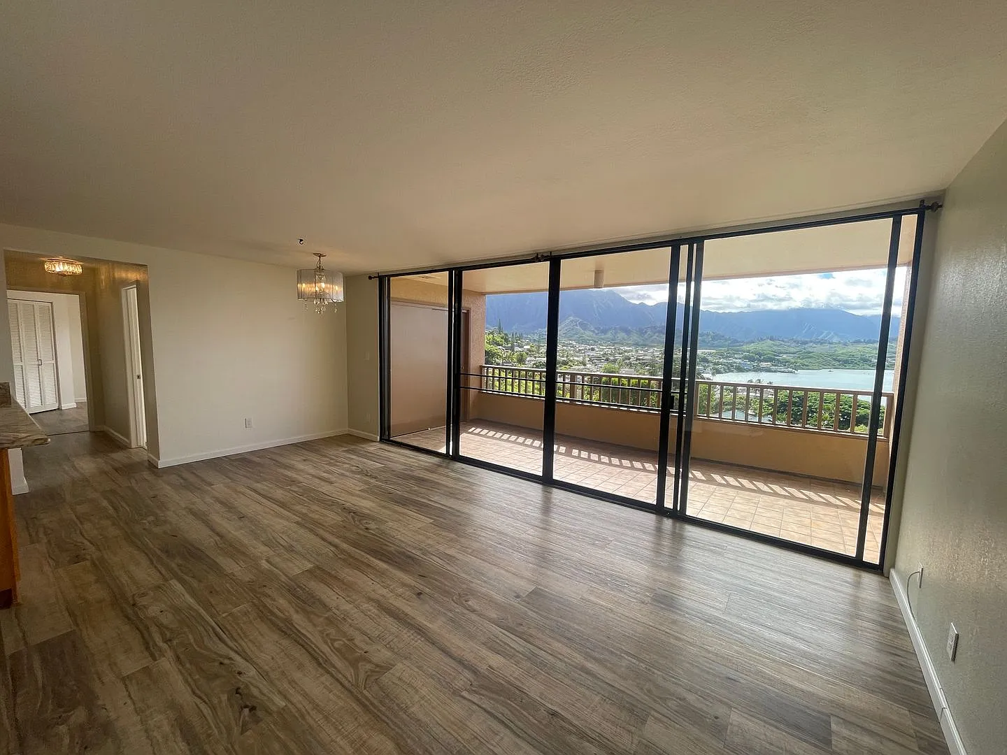 Beautiful 2 bedroom, 2 bath townhome — Photo 3