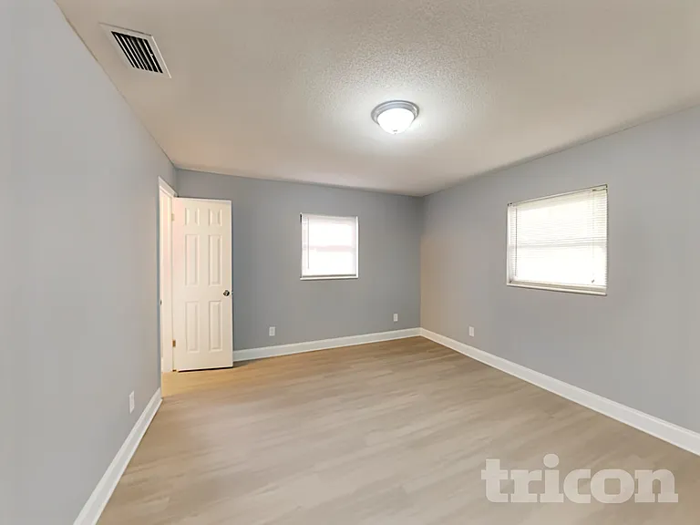 4905 Leprechaun Way — Photo 12