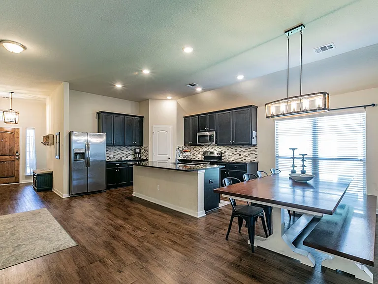 5317 Lancaster Dr — Photo 7