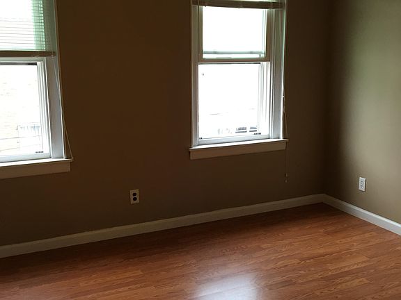 3rd image of 2529 S Fairhill St