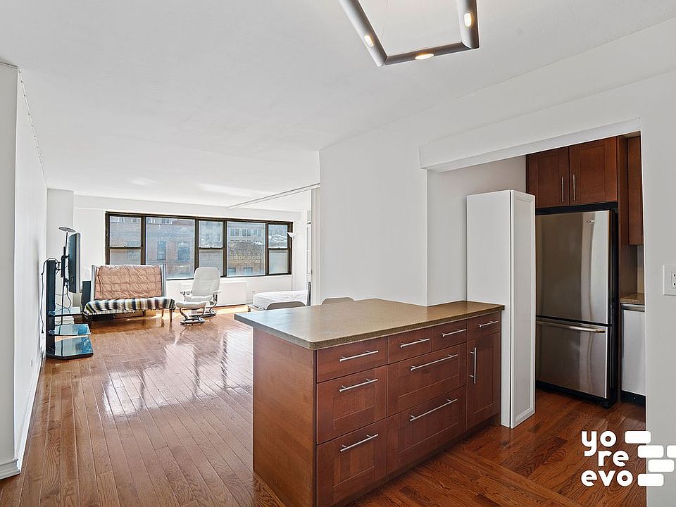 1st image of 85 Livingston St APT 6G
