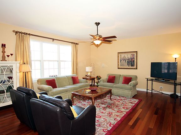 3rd image of 2501 Savanna Dr