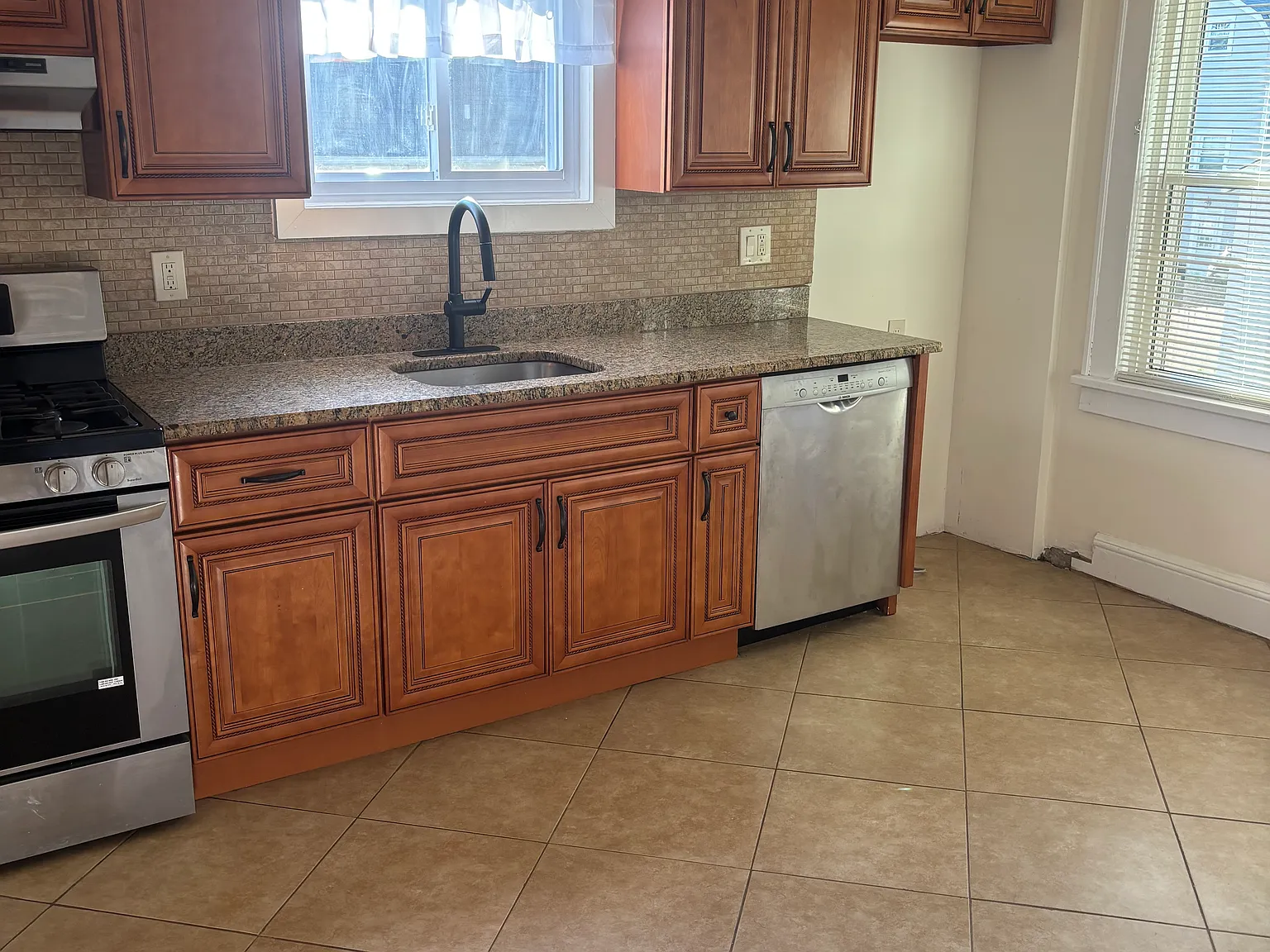 2 bed, 1292 sqft, $3,275 — Photo 4