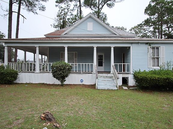 3rd image of 601 Charlton St