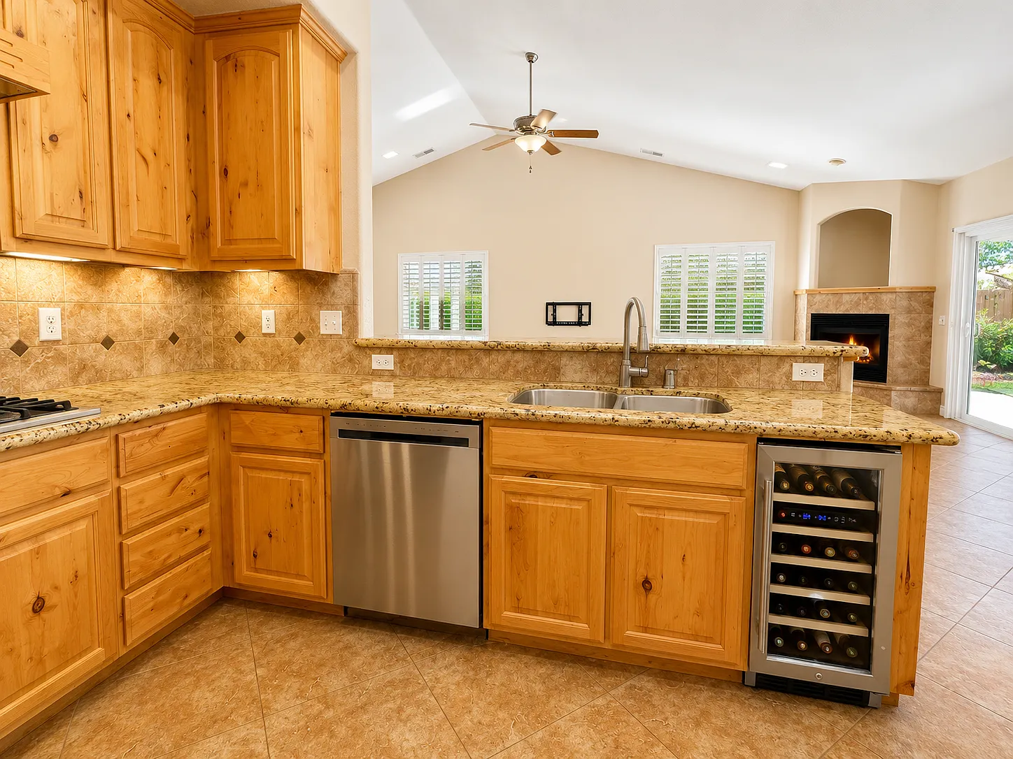 3 bed, 2660 sqft, $2,995 — Photo 4