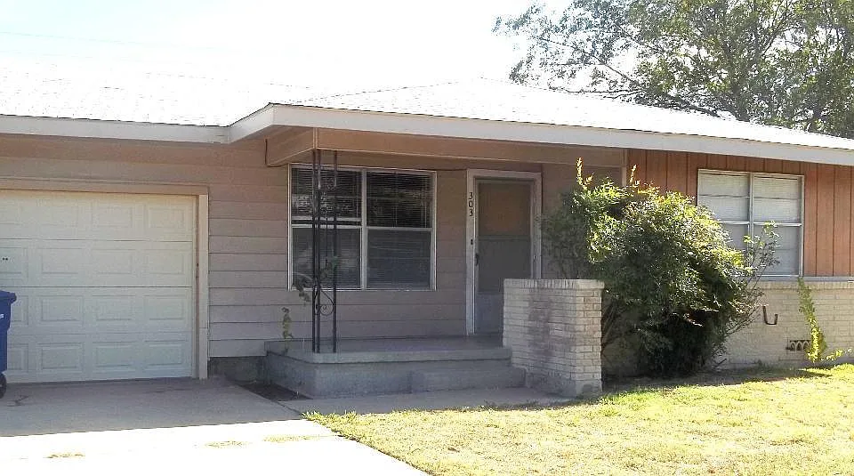 303 Margaret Lee St