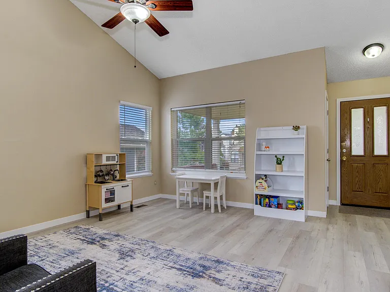 6526 Sproul Ln — Photo 5