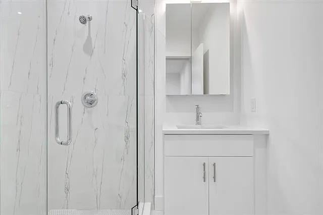 3321 Liberty Ave #207 — Photo 9
