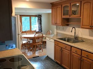 8 Evergreen Ter, Southwick, MA 01077