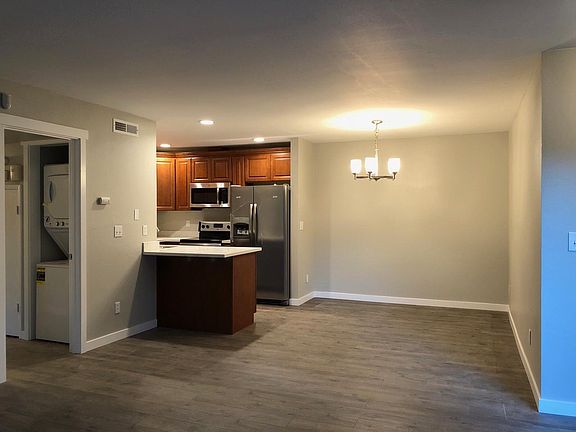 4th image of 11508 NE 128th St APT 16