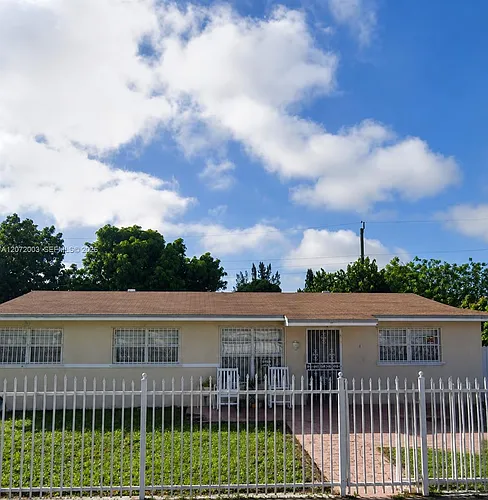 5450 NW 177th Ter Photo 1