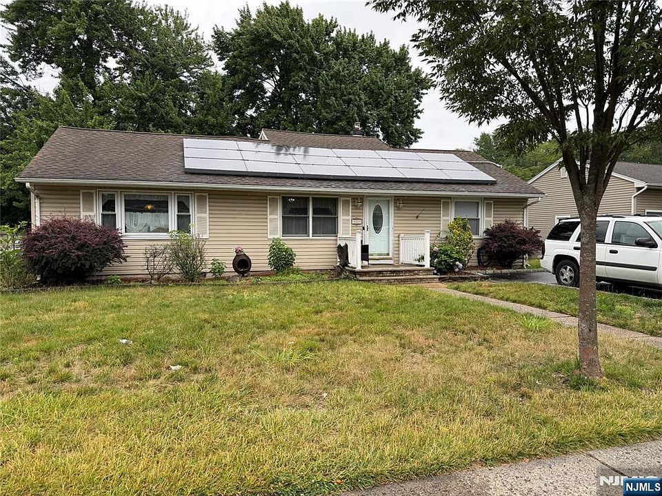 1st image of 208 Lawrence Dr